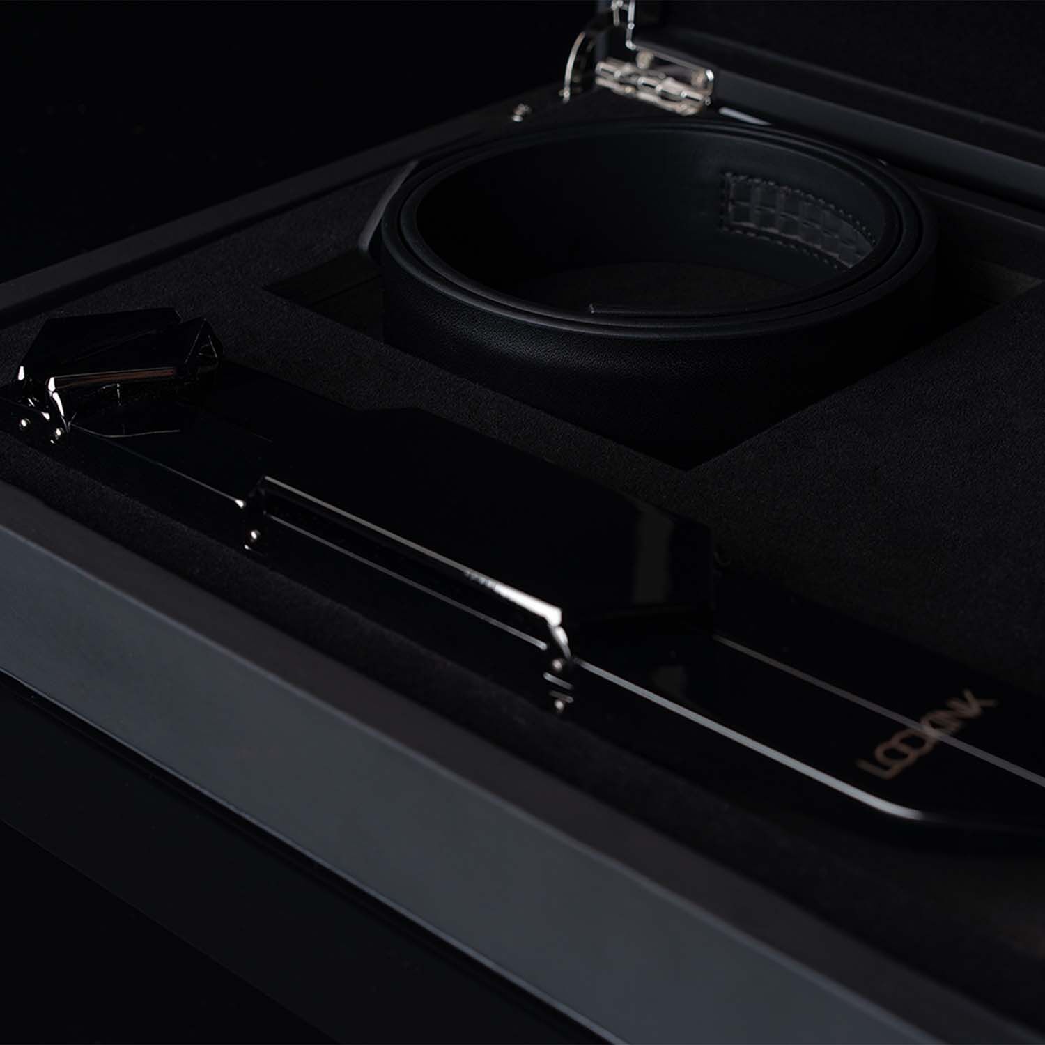 Регульована шльопалка LOCKINK Adjustable Slapper for Impact Play, чорна, натуральна шкіра